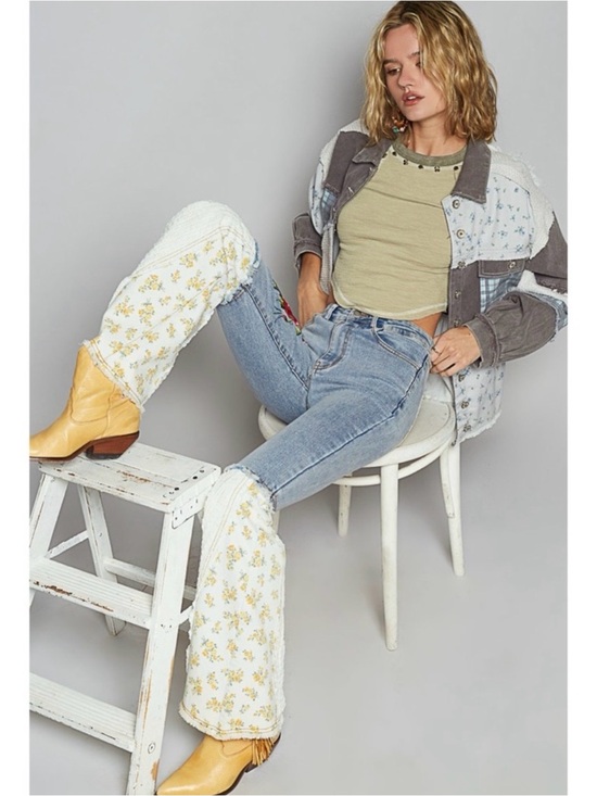 POL Denim - POL Two-Tone Floral Patch Flare Jeans - Light Blue and White! L/12/30